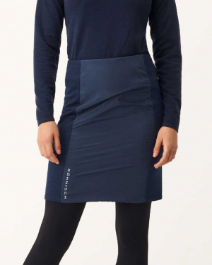 Röhnisch Ivy Fodrad Skort Marinblå i gruppen Kläder & Accessoarer / Damkläder / SKORTS / Röhnisch Skort hos Dimbo Golf AB (6739001-S0143r)